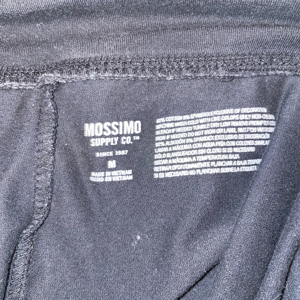 STYLISH BLACK LEGGINGS!! - Picture 3 of 3